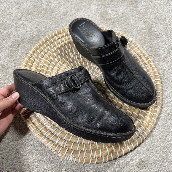 b.o.c Women’s Leather Mule Clogs Sandals Slip On Comfort Pilgrim in Black Size 9 - Picture 2 of 16